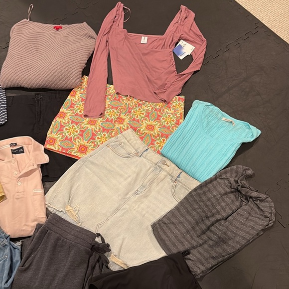 Medium bundle - dresses, tops, skirts, sweaters 14 pieces - Picture 8 of 10